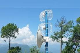 telecom-UBR-pole-team.jpg